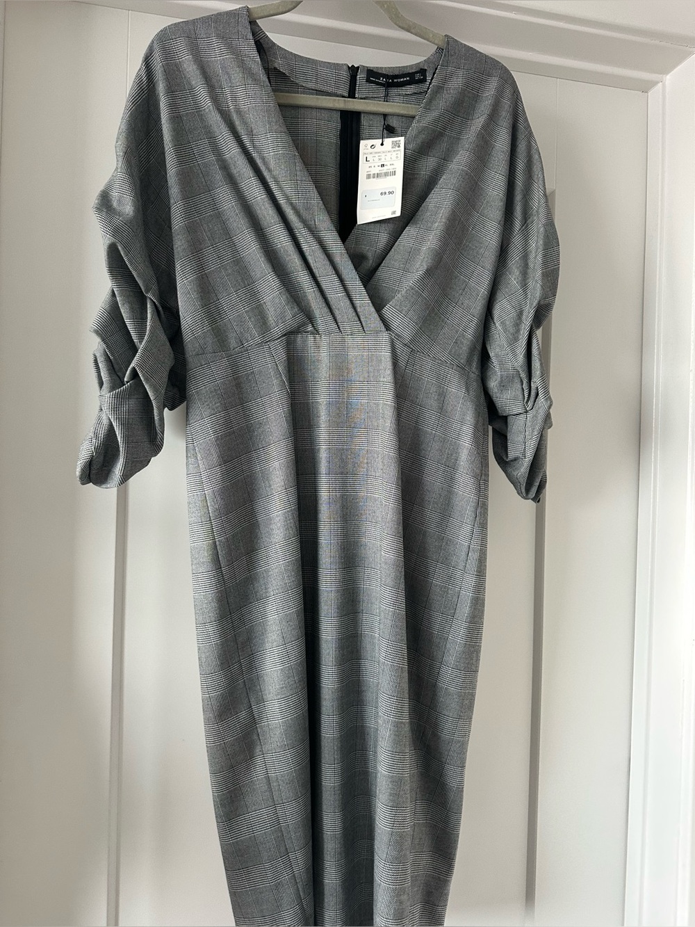 New Zara L Grey Plaid Wrap-Style Midi Dress